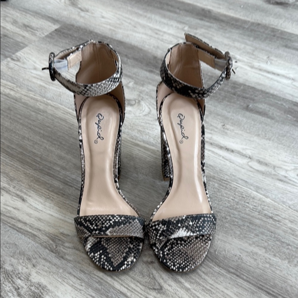 Qupid Black and Gray Heeled Sandals with Ankle Strap